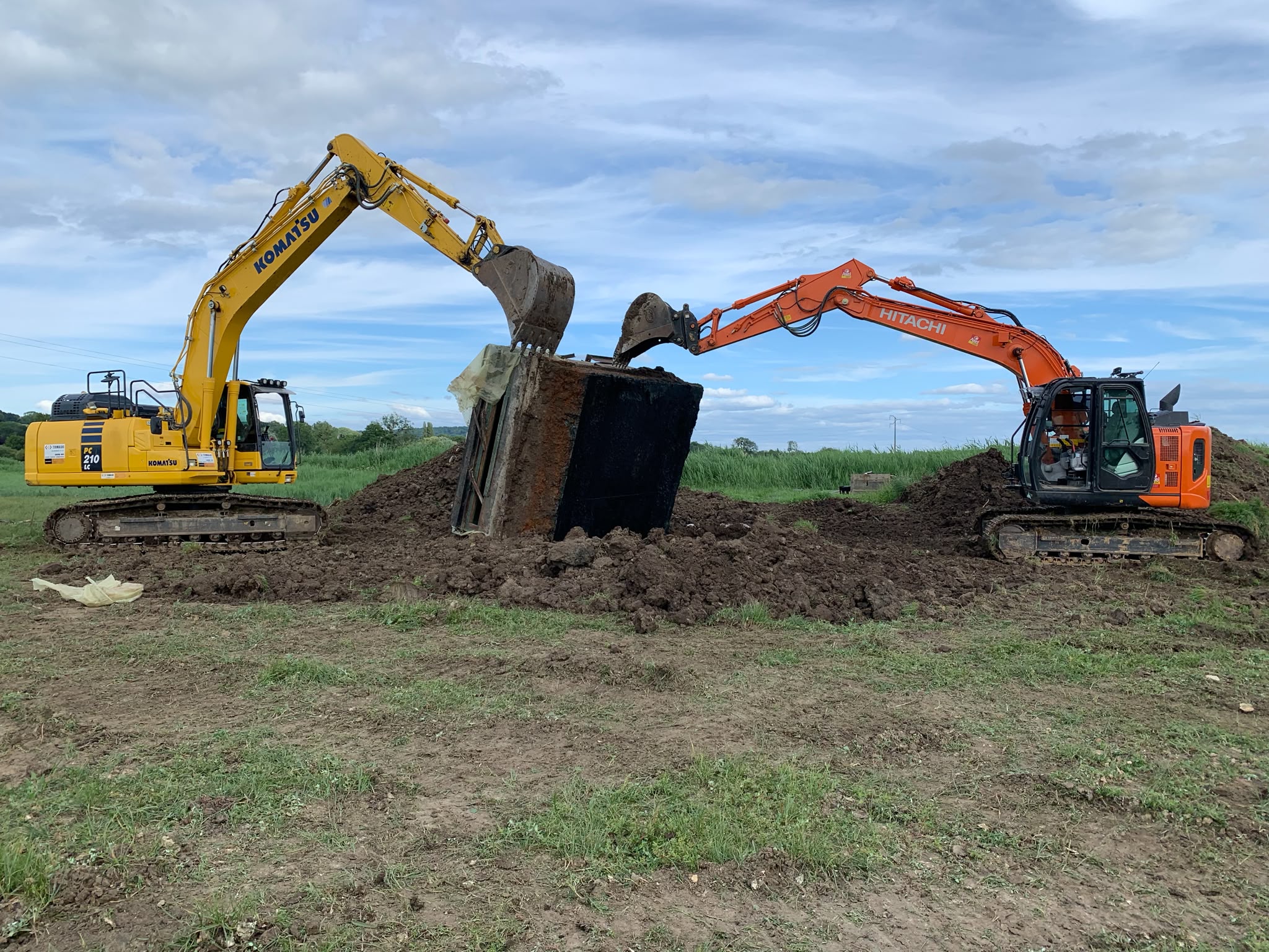 Deux pelles sur chantier — Lecointre TP
