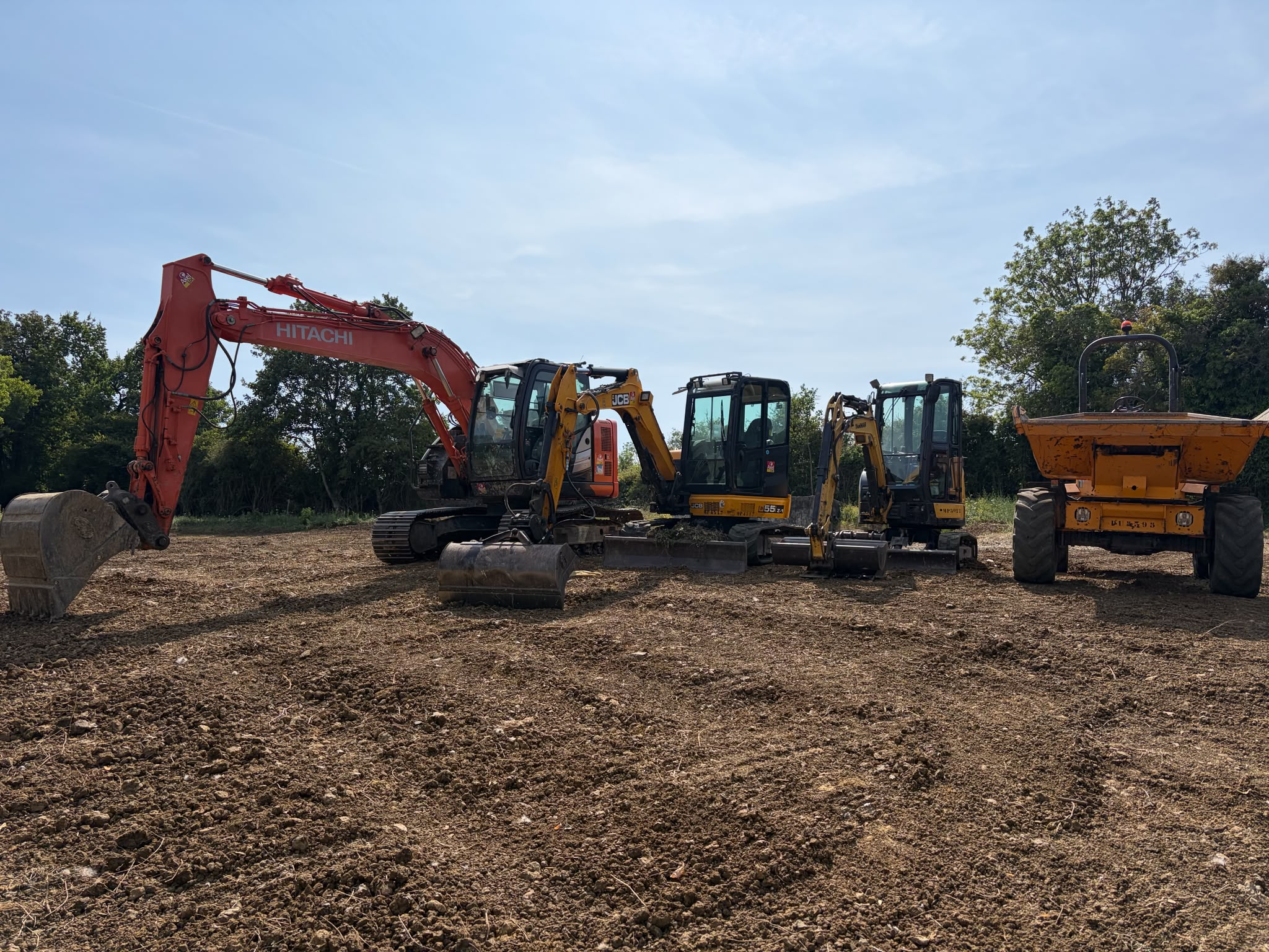 Parc d'engins sur plateforme — Lecointre TP